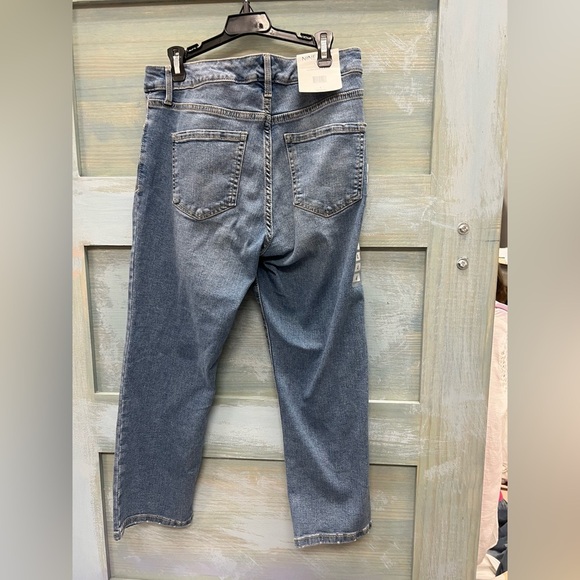 Nine West Ladies Capri Jeans - Picture 2 of 3